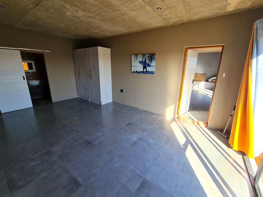 3 Bedroom Property for Sale in Paradise Beach Eastern Cape